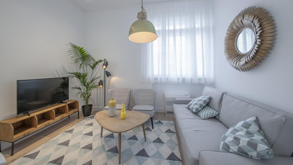 Ah Design Luxury Apartmán *